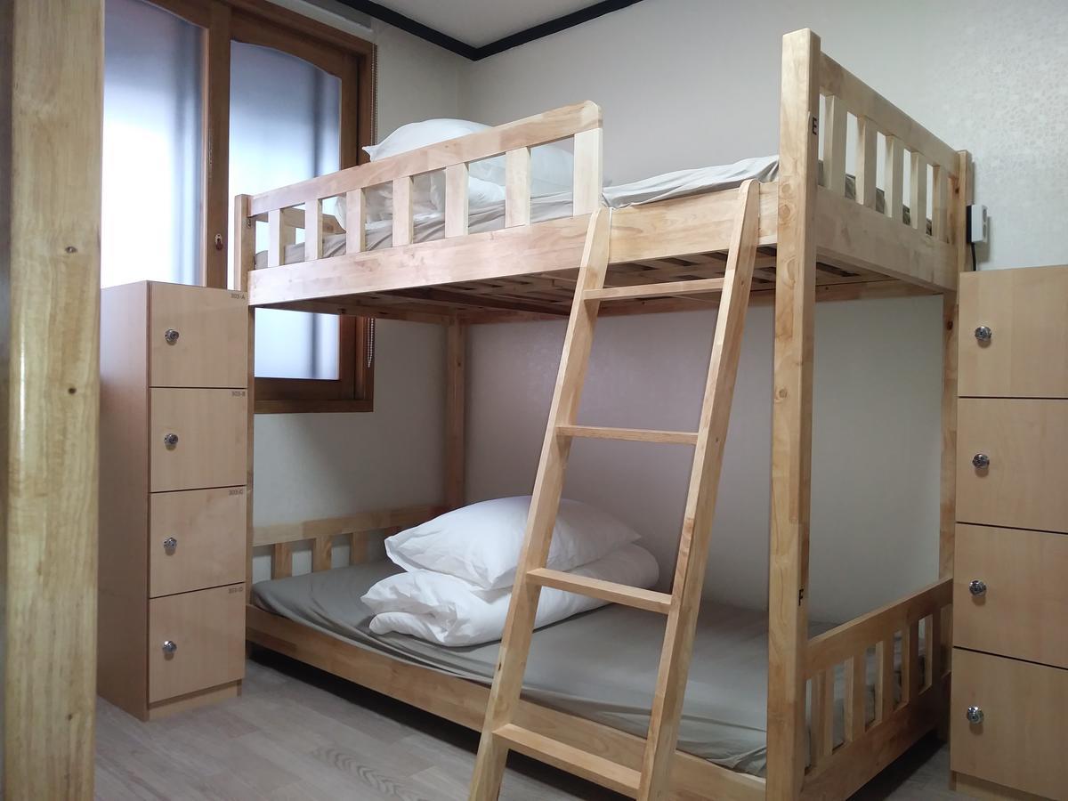 Busan Backpackers Εξωτερικό φωτογραφία
