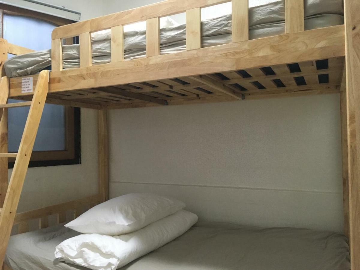 Busan Backpackers Εξωτερικό φωτογραφία