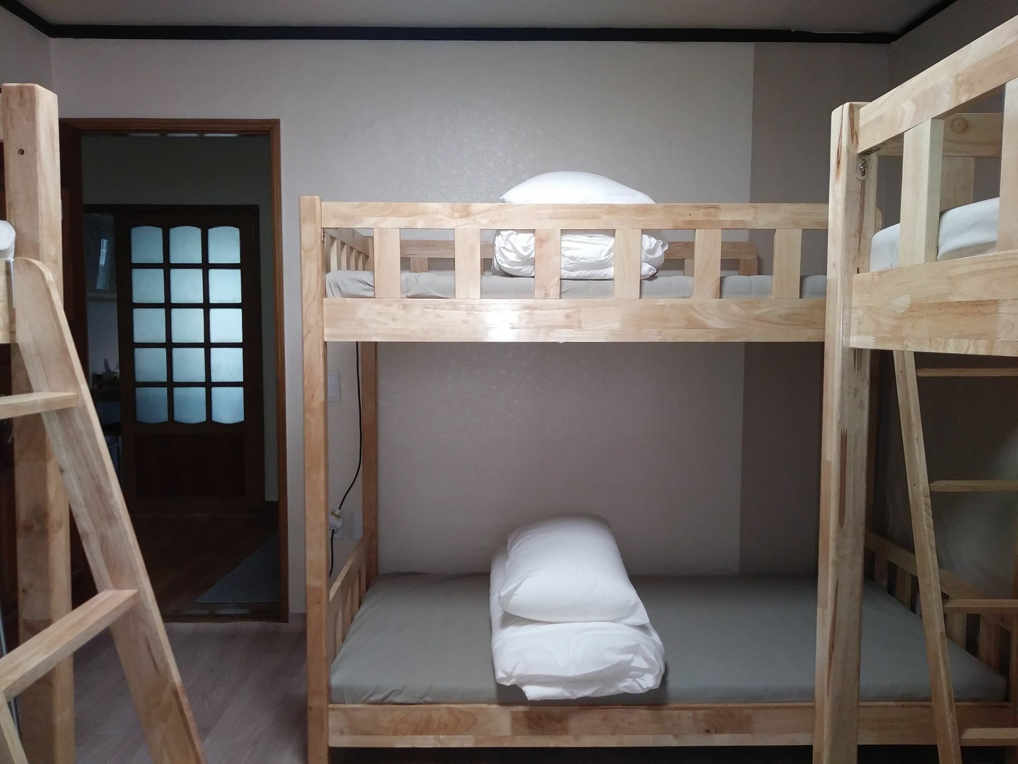 Busan Backpackers Εξωτερικό φωτογραφία